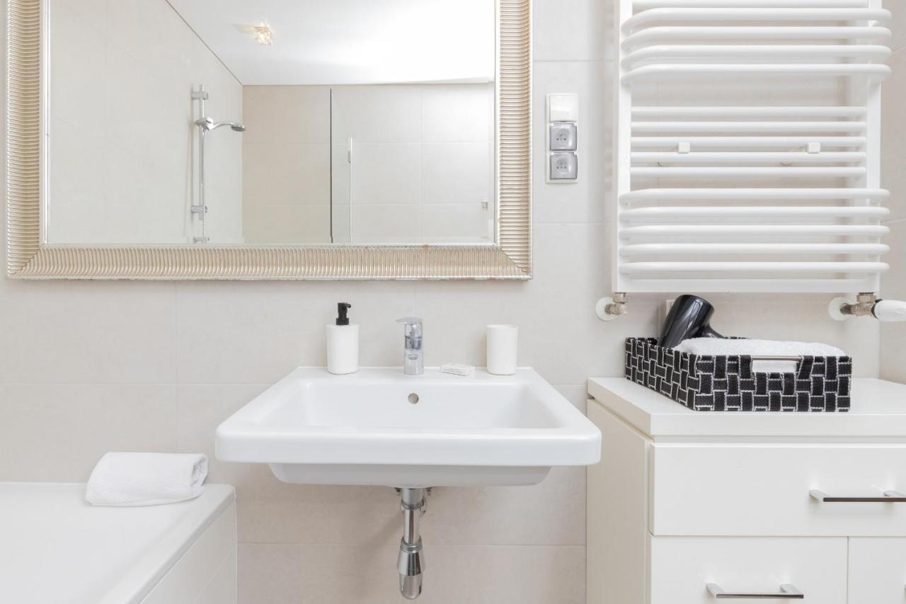 Old Town Neptun Apartments By Noclegi Renters Γκντανσκ Εξωτερικό φωτογραφία